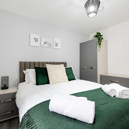 Top Floor Apartment With Private Balcony In Stockport Centre By Hass Haus エクステリア 写真