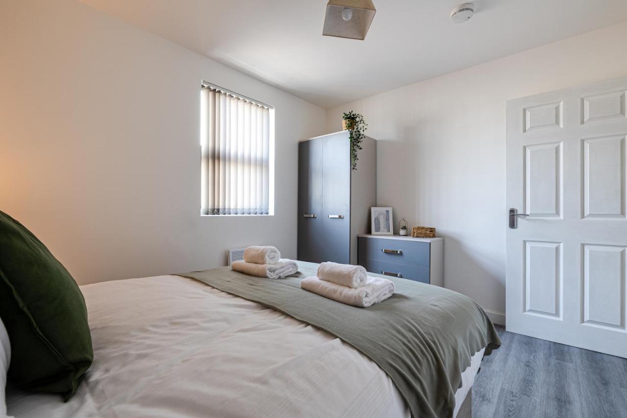 Top Floor Apartment With Private Balcony In Stockport Centre By Hass Haus エクステリア 写真