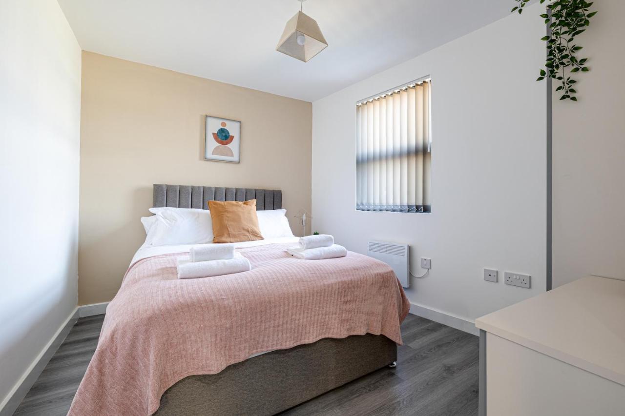 Top Floor Apartment With Private Balcony In Stockport Centre By Hass Haus エクステリア 写真