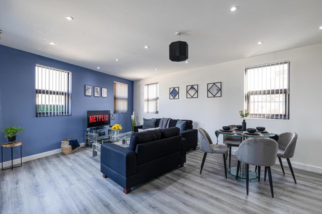 Top Floor Apartment With Private Balcony In Stockport Centre By Hass Haus エクステリア 写真