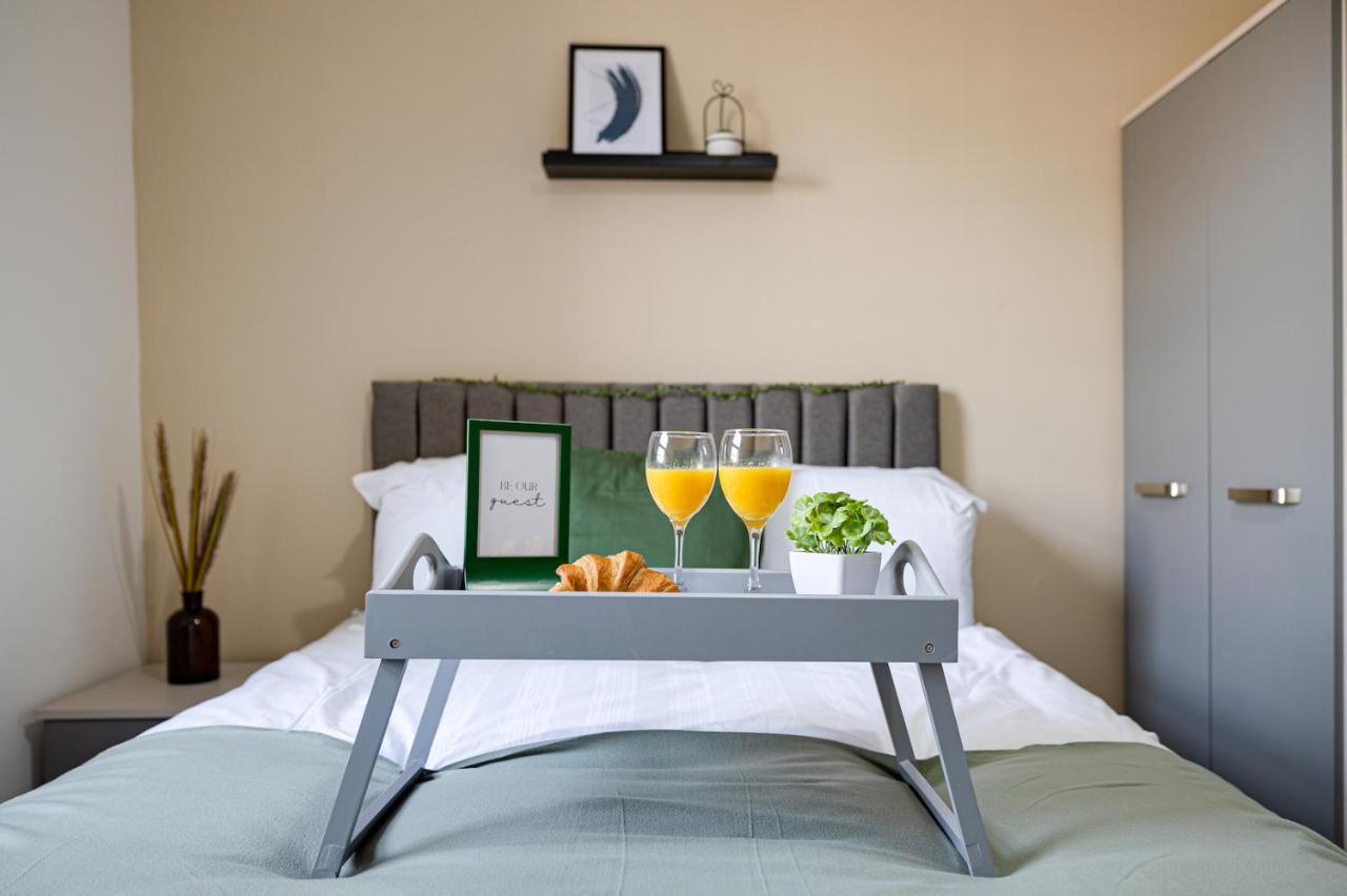Top Floor Apartment With Private Balcony In Stockport Centre By Hass Haus エクステリア 写真
