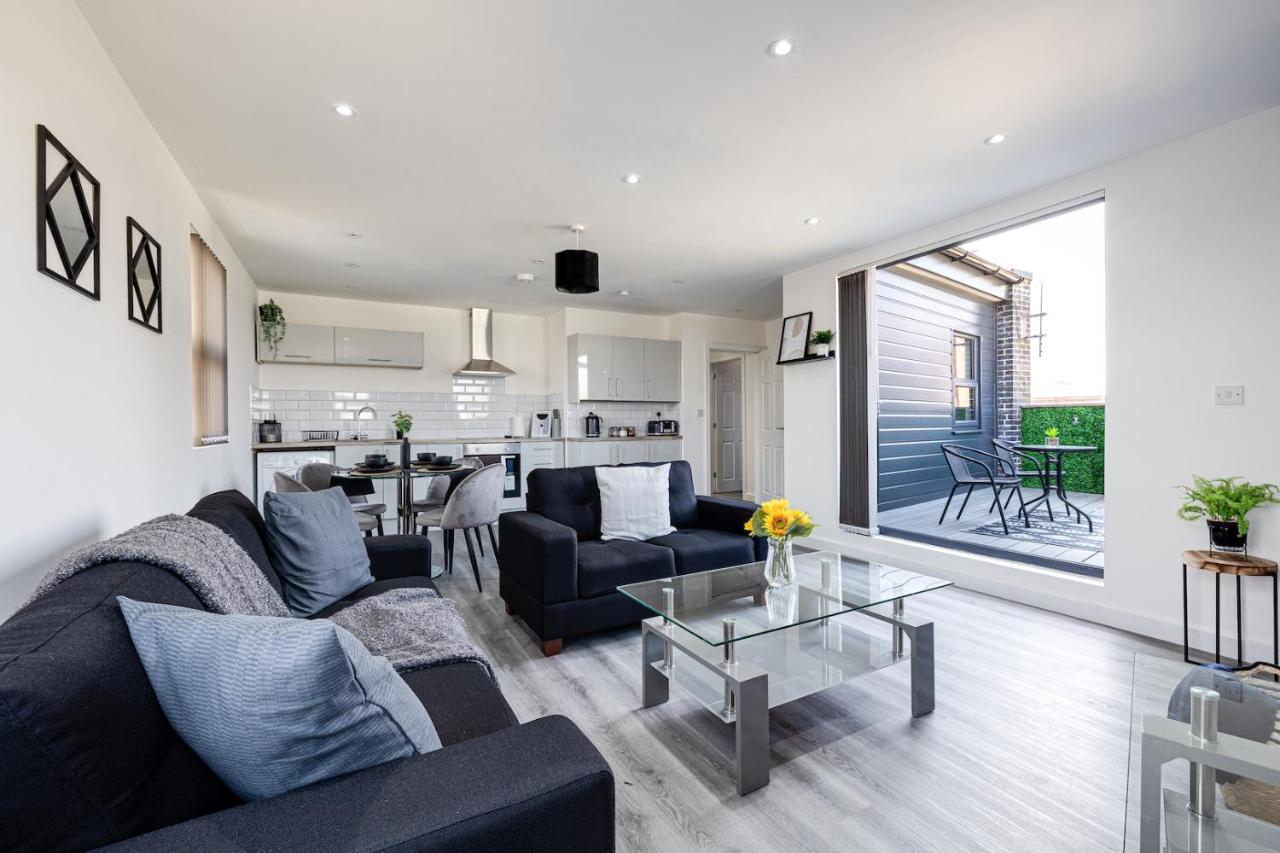 Top Floor Apartment With Private Balcony In Stockport Centre By Hass Haus エクステリア 写真