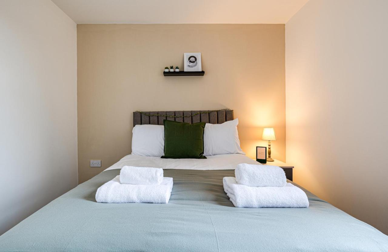 Top Floor Apartment With Private Balcony In Stockport Centre By Hass Haus エクステリア 写真