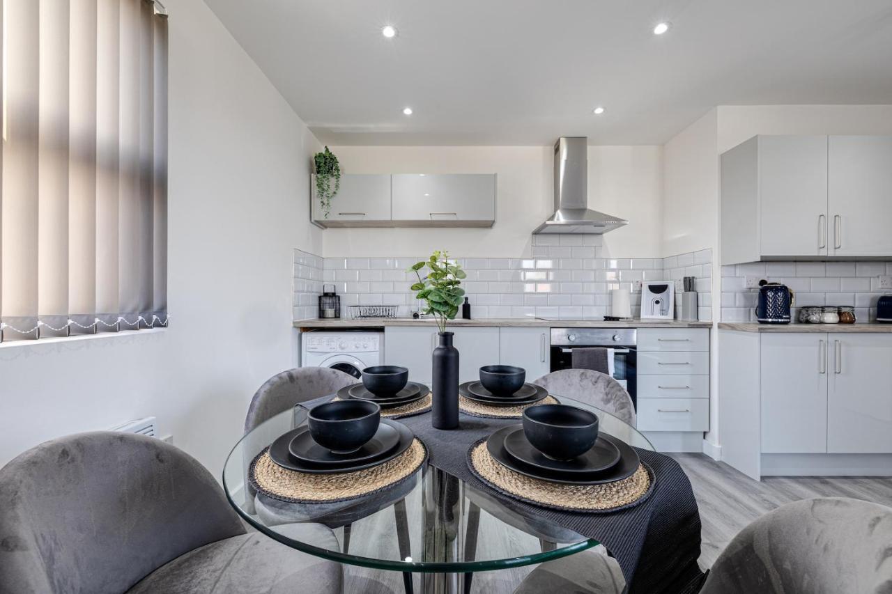 Top Floor Apartment With Private Balcony In Stockport Centre By Hass Haus エクステリア 写真