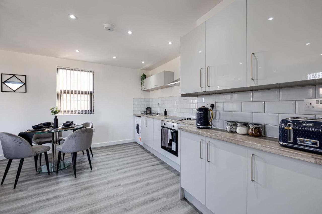 Top Floor Apartment With Private Balcony In Stockport Centre By Hass Haus エクステリア 写真