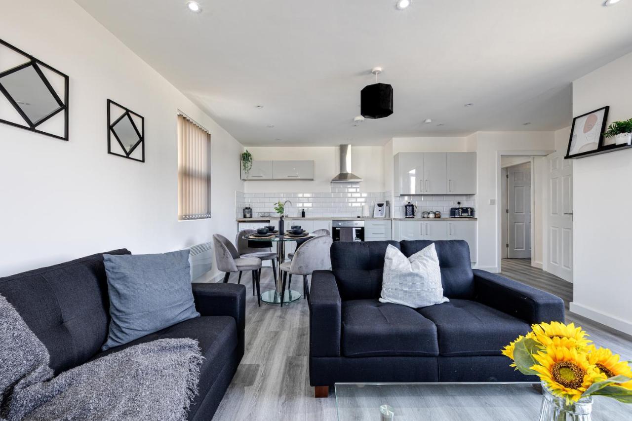 Top Floor Apartment With Private Balcony In Stockport Centre By Hass Haus エクステリア 写真