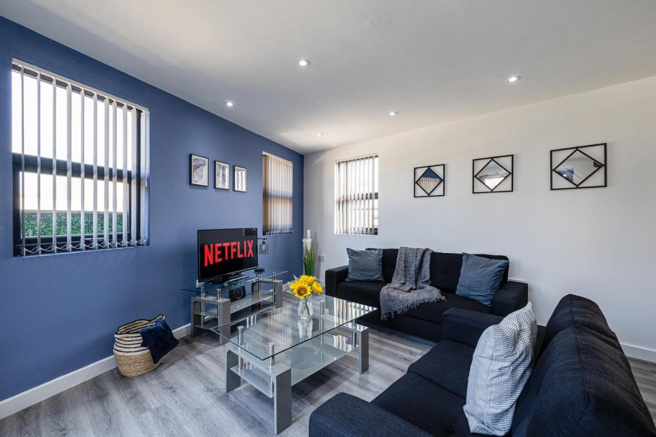 Top Floor Apartment With Private Balcony In Stockport Centre By Hass Haus エクステリア 写真