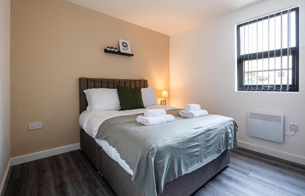 Top Floor Apartment With Private Balcony In Stockport Centre By Hass Haus エクステリア 写真