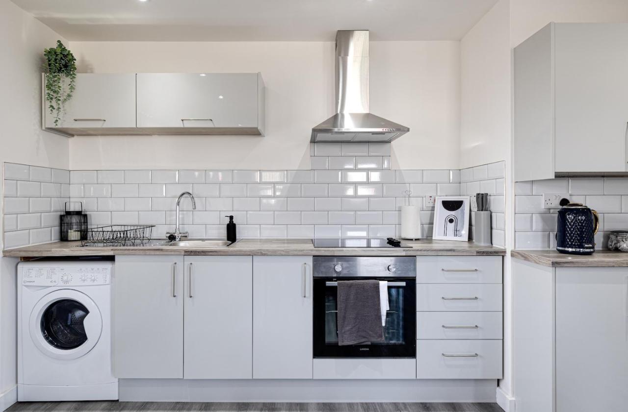 Top Floor Apartment With Private Balcony In Stockport Centre By Hass Haus エクステリア 写真