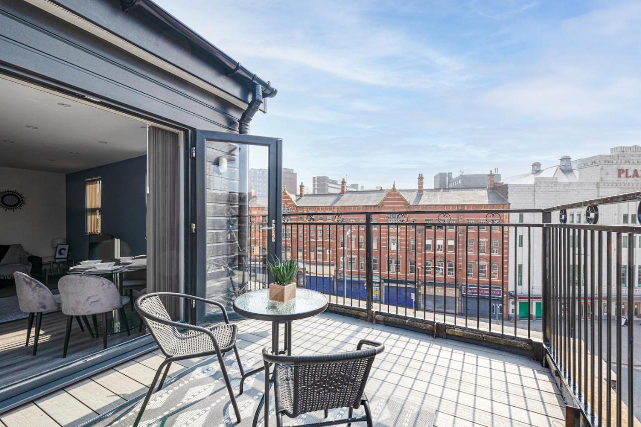 Top Floor Apartment With Private Balcony In Stockport Centre By Hass Haus エクステリア 写真