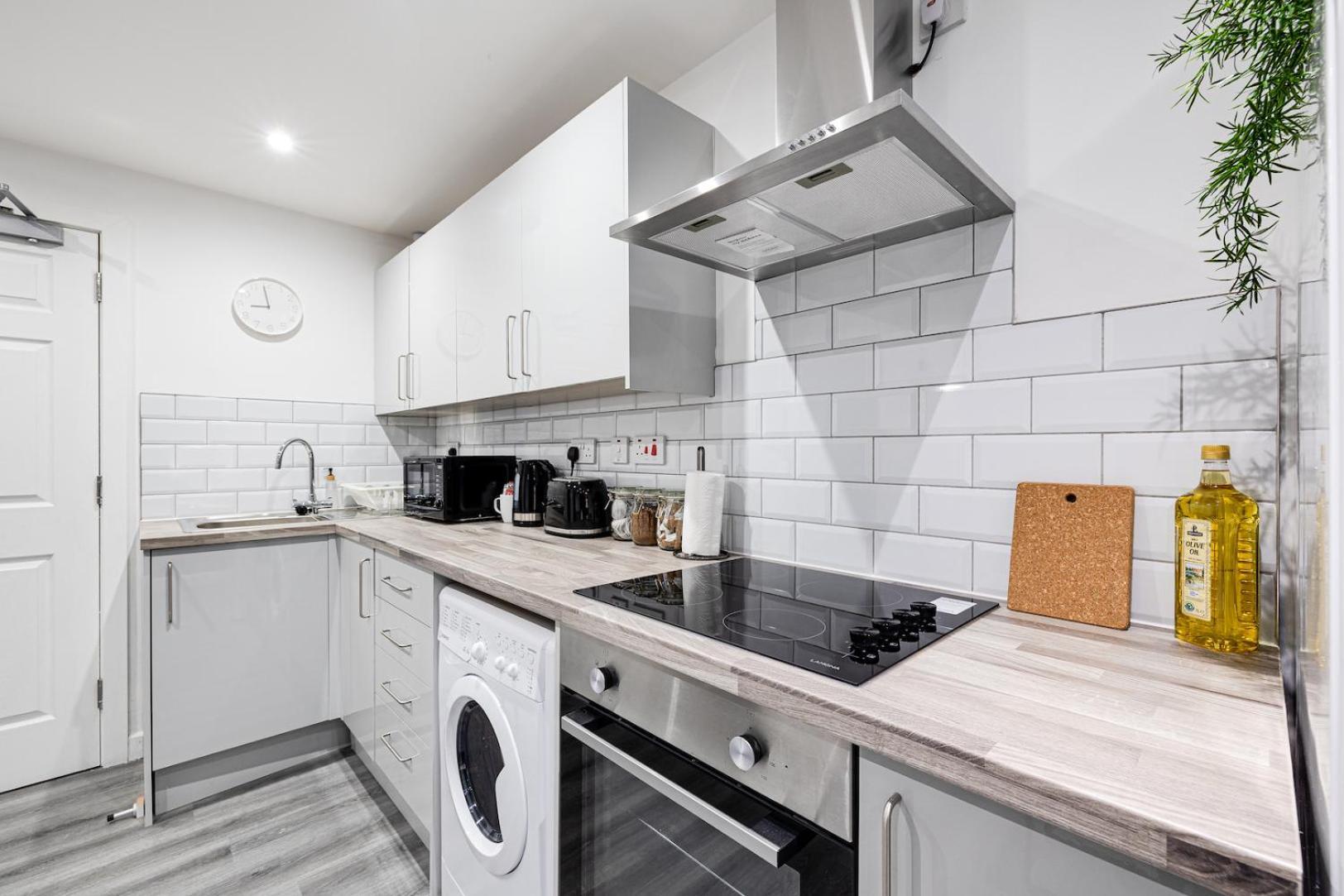 Top Floor Apartment With Private Balcony In Stockport Centre By Hass Haus エクステリア 写真