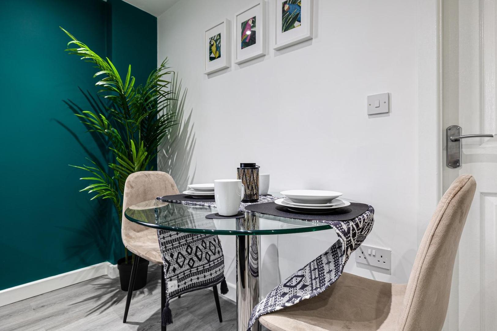Top Floor Apartment With Private Balcony In Stockport Centre By Hass Haus エクステリア 写真