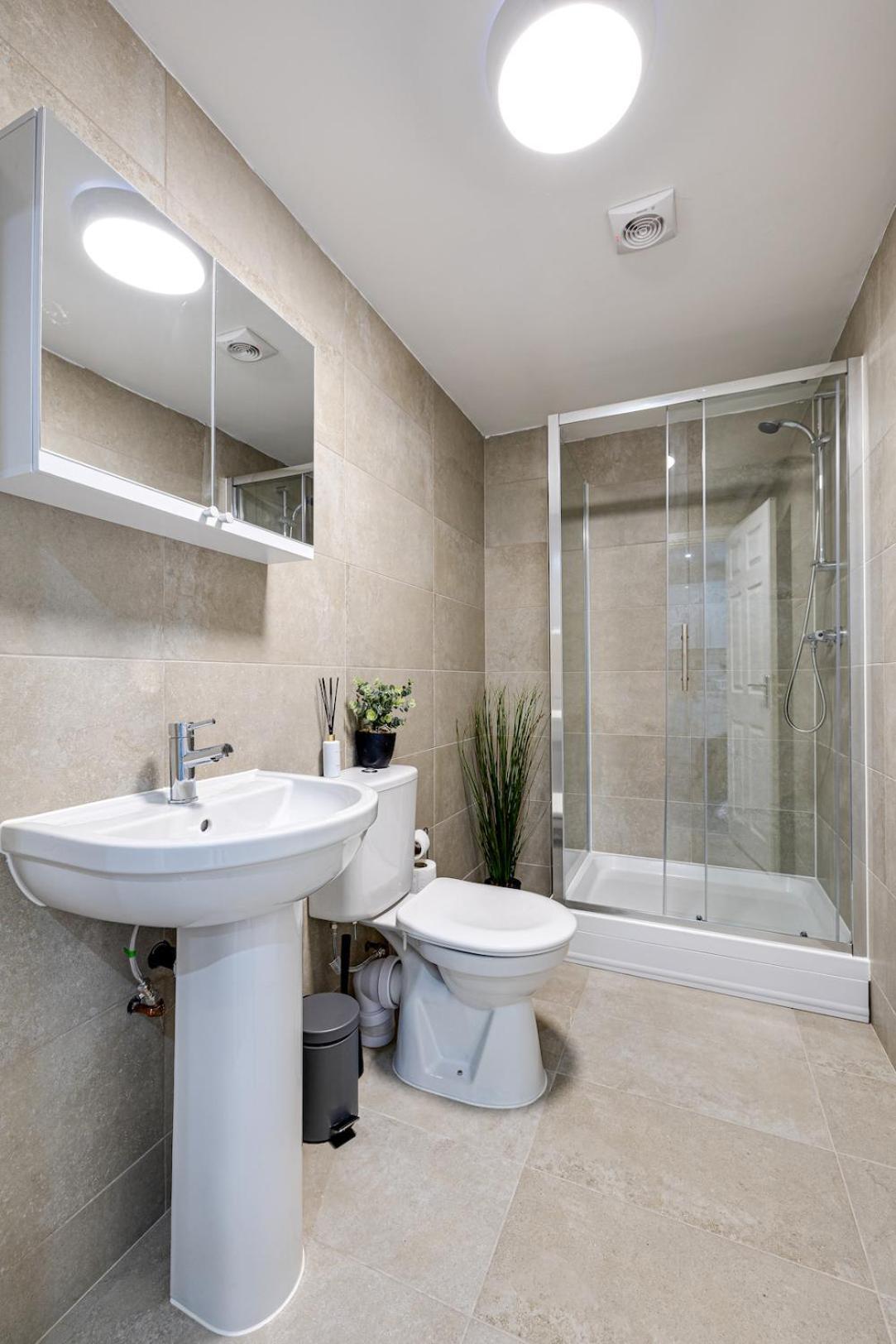 Top Floor Apartment With Private Balcony In Stockport Centre By Hass Haus エクステリア 写真